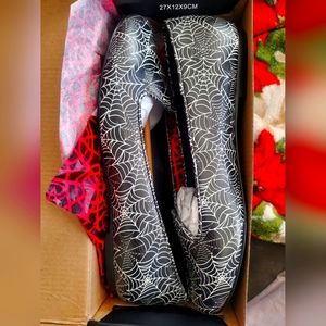 Strangecvlt size 8 spiderweb flats